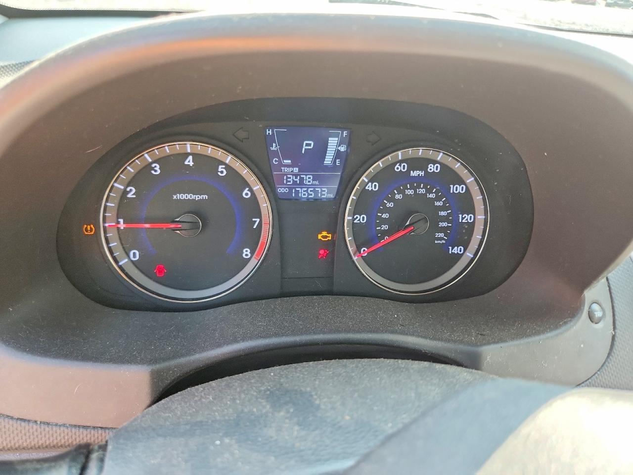 2013 Hyundai Accent Gls - zdjęcie 9