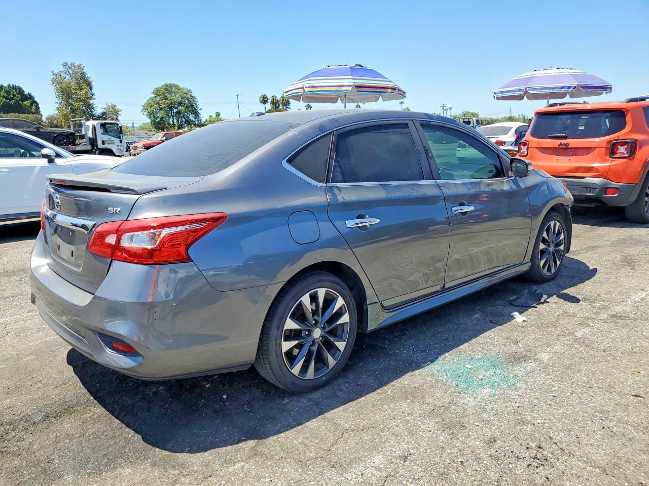 2019 Nissan Sentra Sr - zdjęcie 3