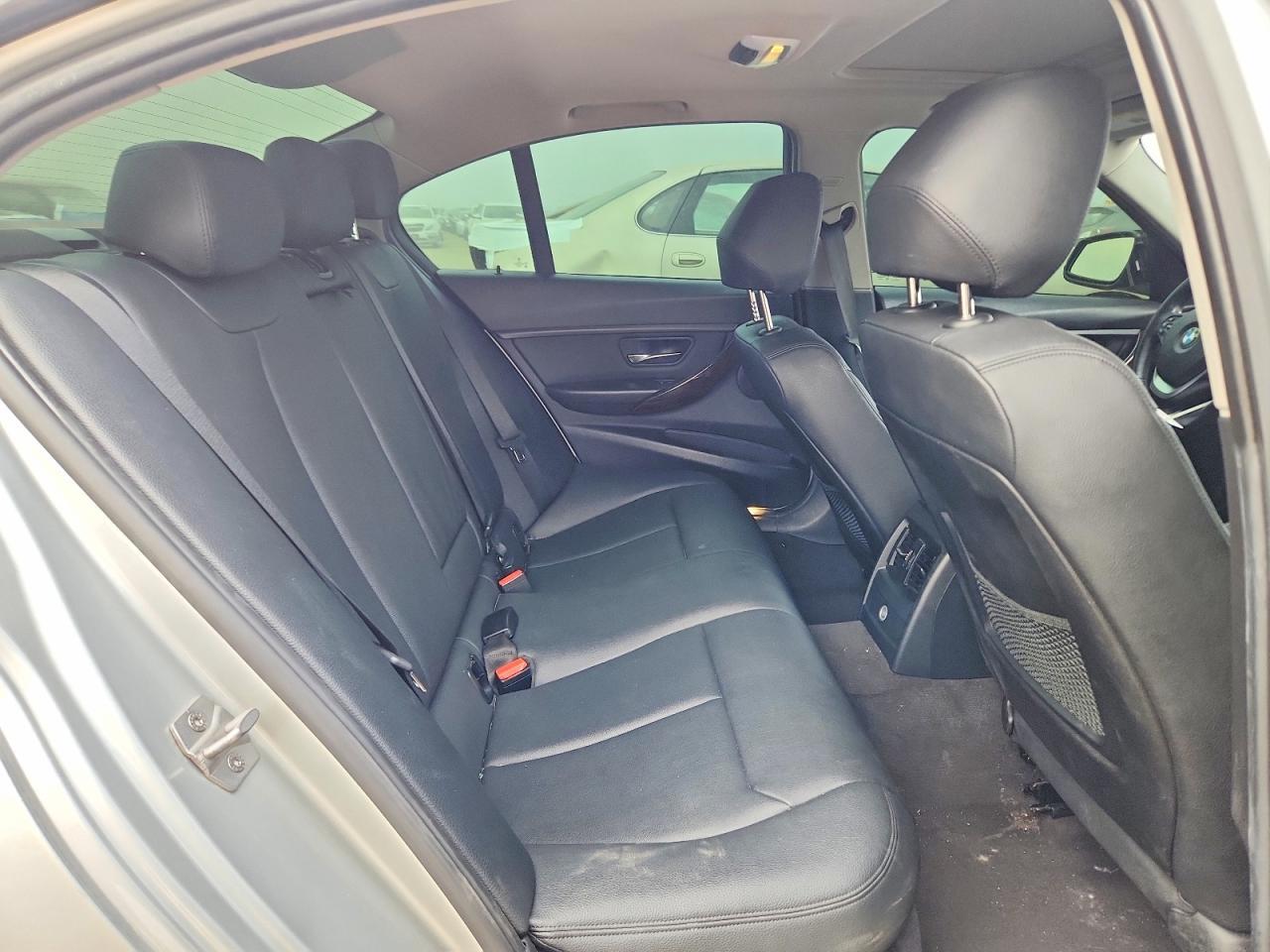 2015 BMW Seria 3 328i - zdjęcie 10