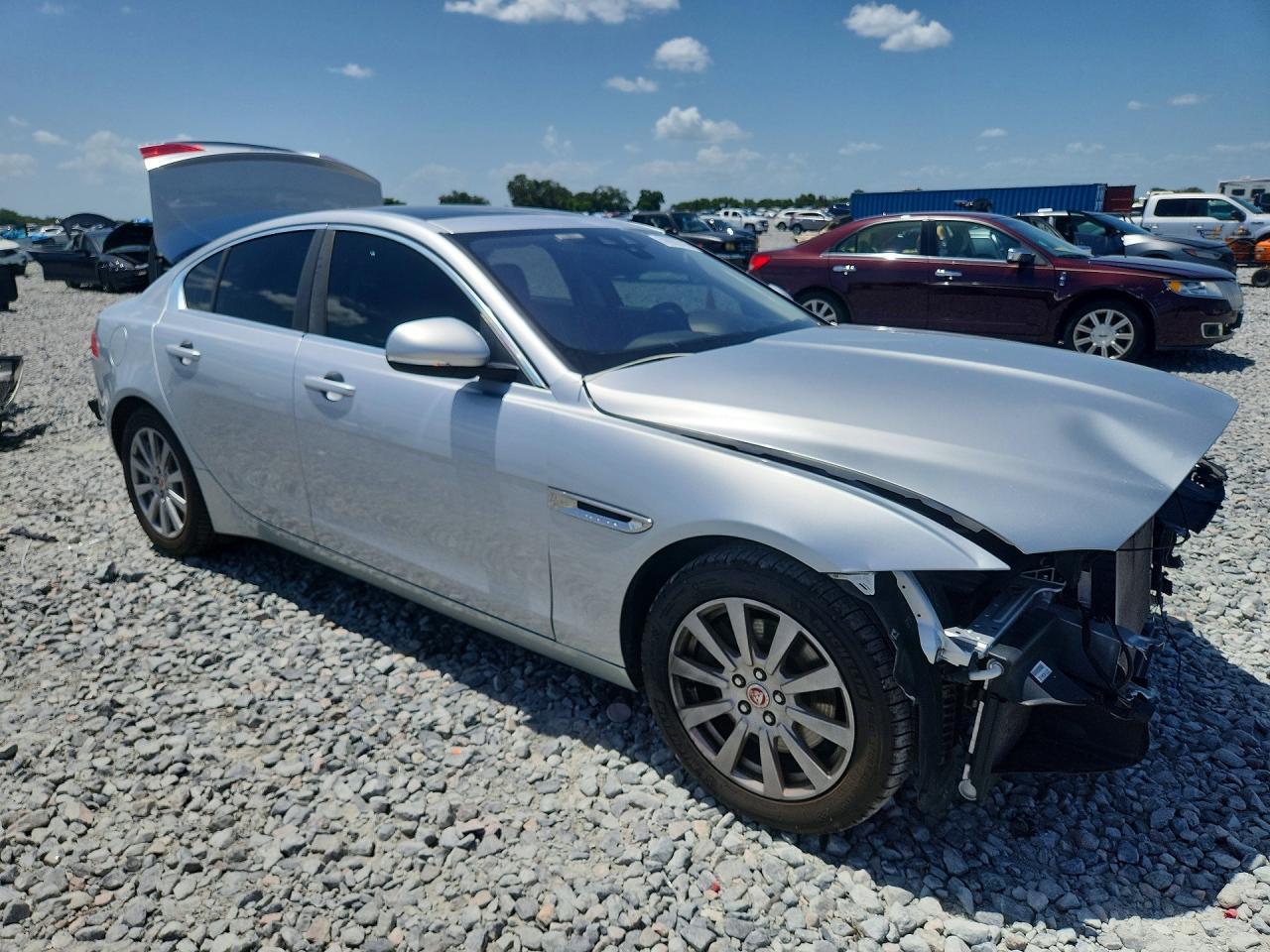 2019 Jaguar Xe - zdjęcie 4