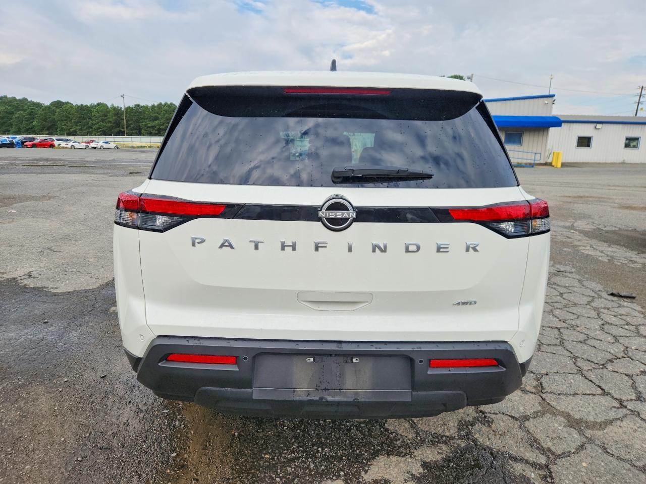 2025 Nissan Pathfinder S - zdjęcie 6