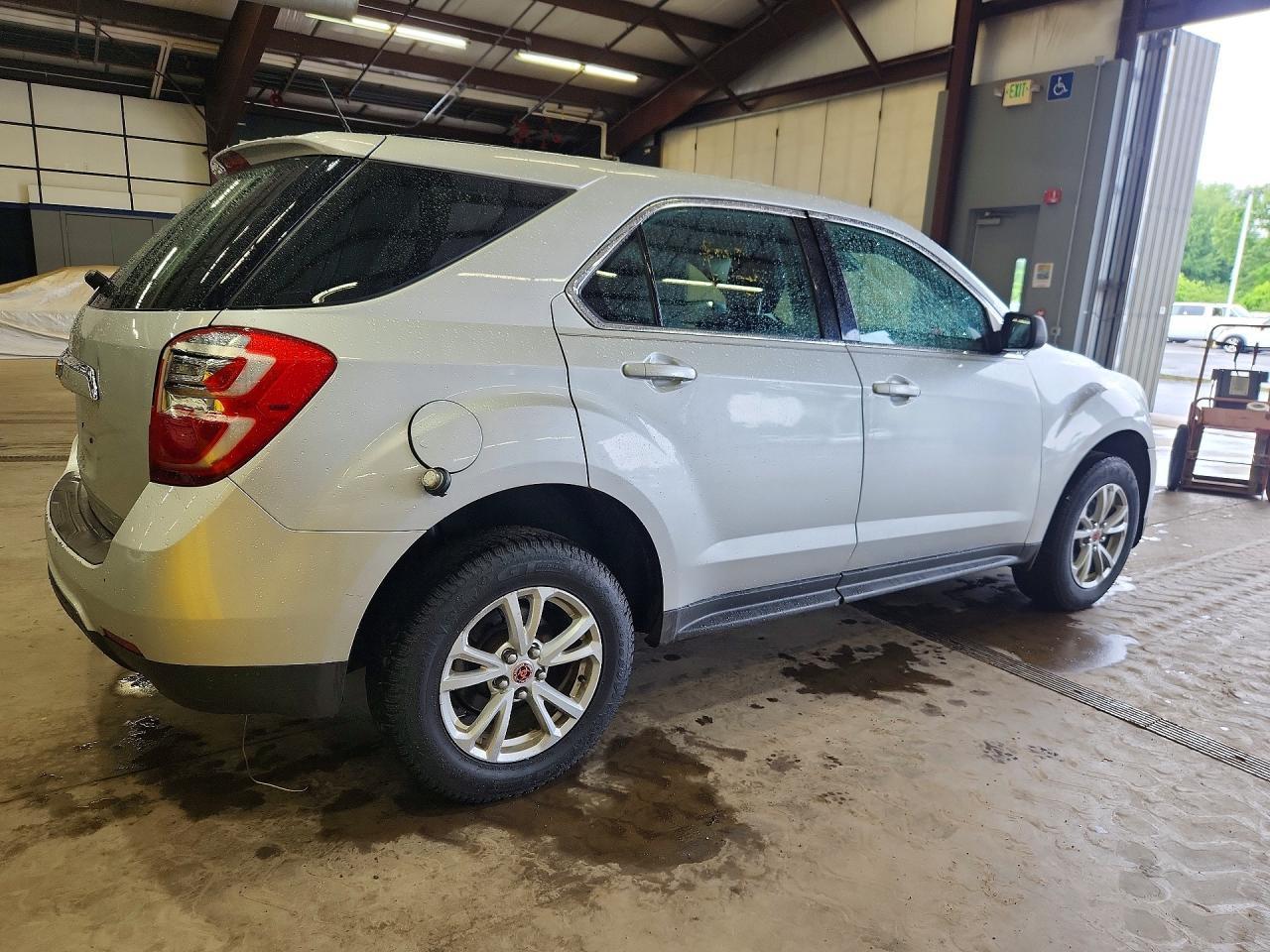 2017 Chevrolet Equinox Ls - zdjęcie 3