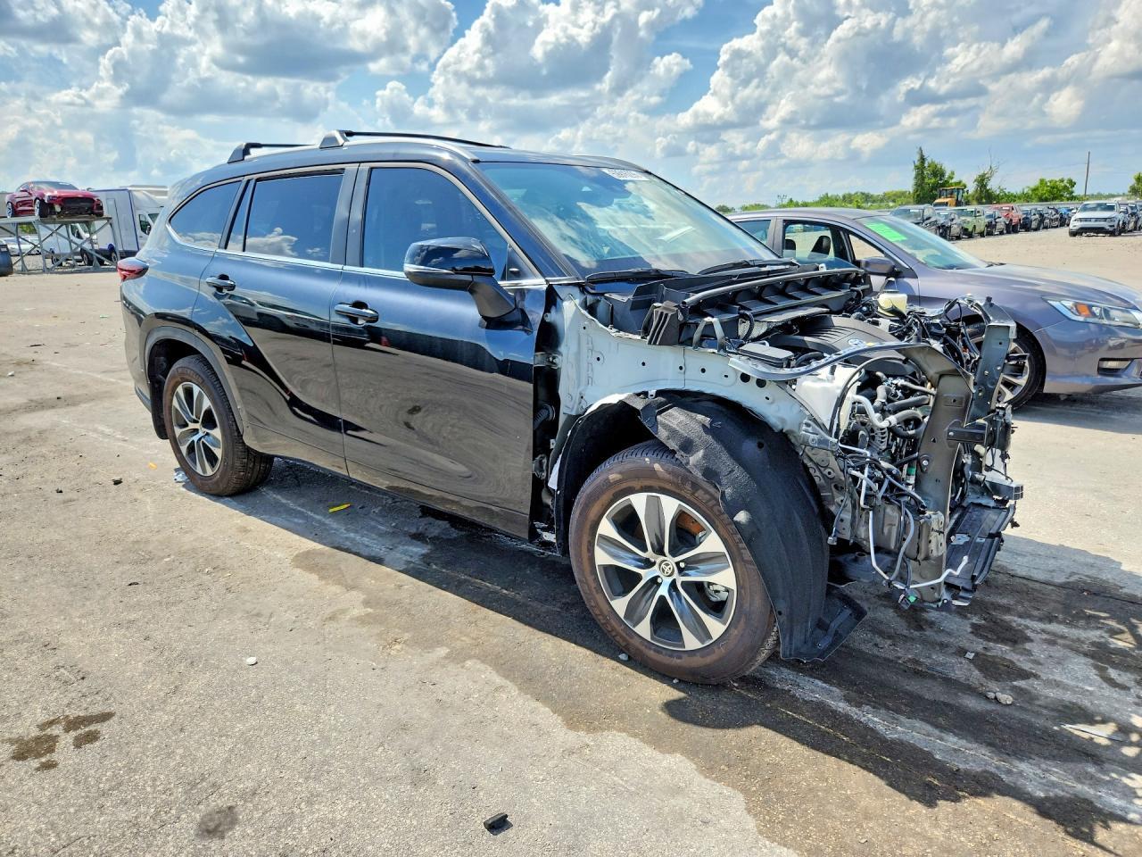 2025 Toyota Highlander Xle - zdjęcie 4