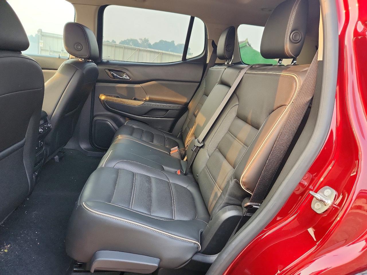 2017 GMC Acadia Denali - zdjęcie 11