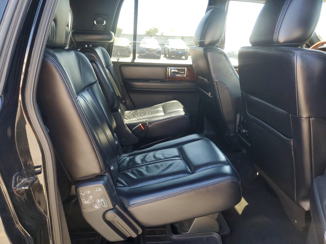 2017 Lincoln Navigator L Select - zdjęcie 11