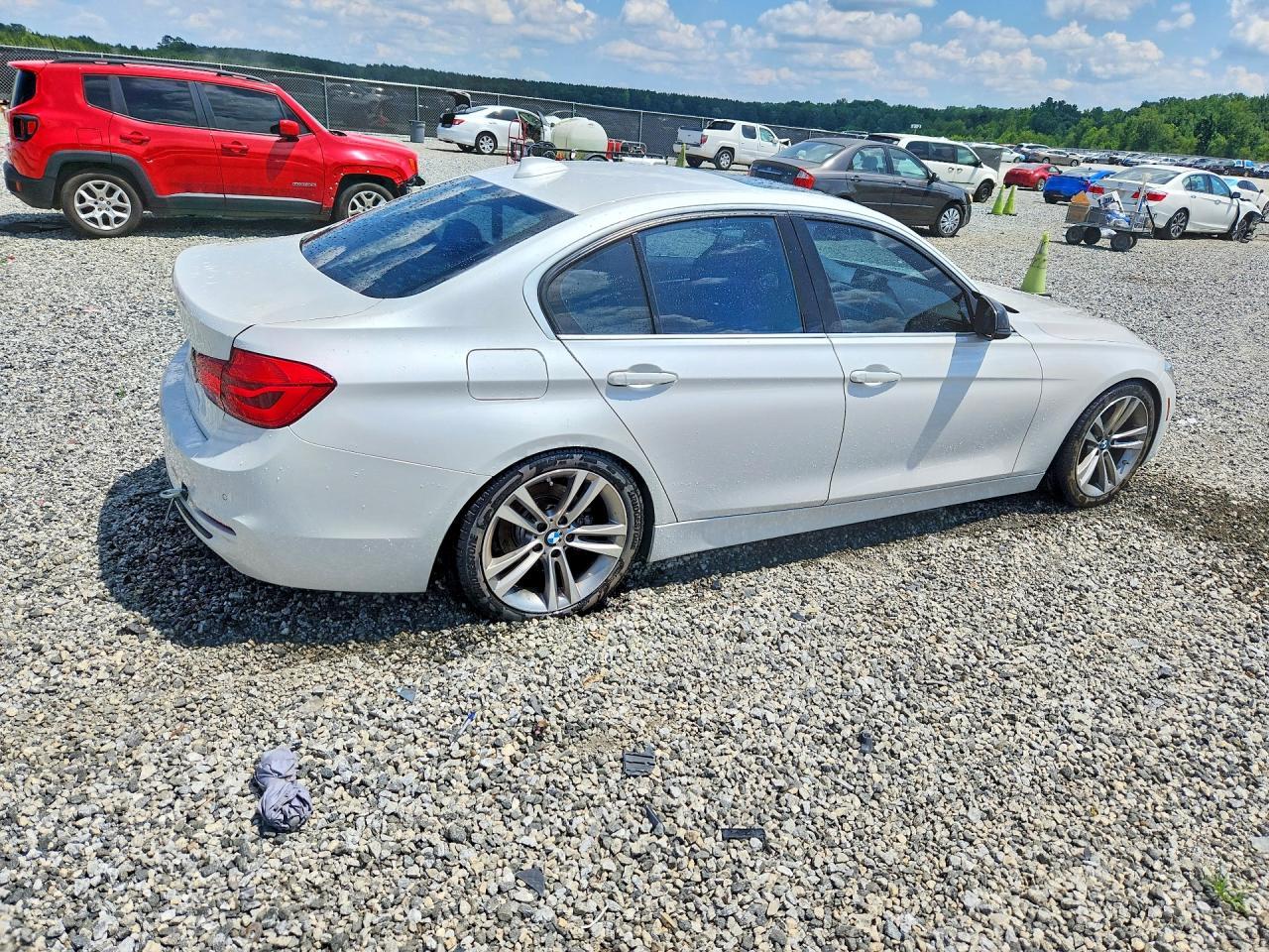 2017 BMW 330 I - zdjęcie 3