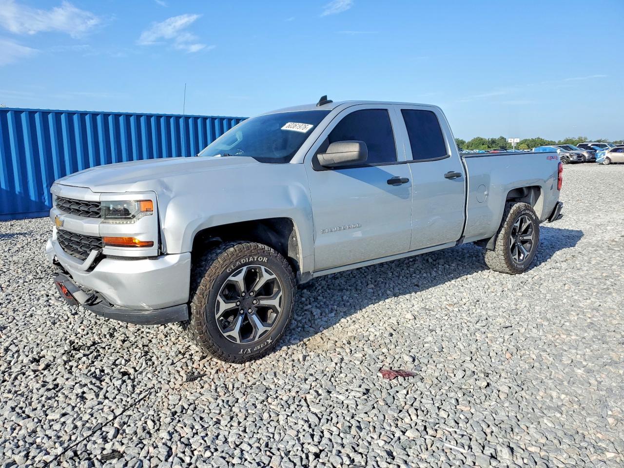 2017 Chevrolet Silverado K1500 Custom - zdjęcie główne