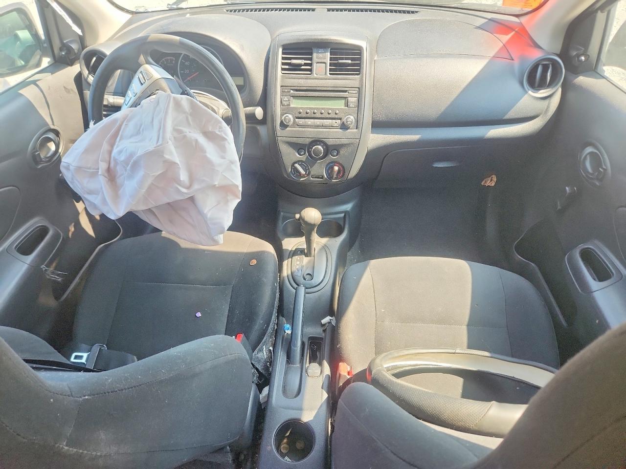 2015 Nissan Versa 1.6 S Plus - zdjęcie 8