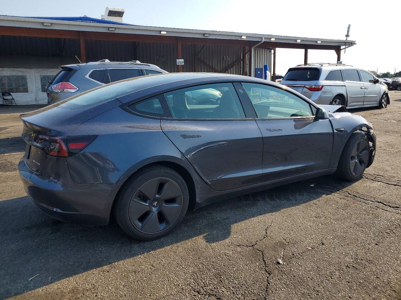 2023 Tesla Model 3 - zdjęcie 3