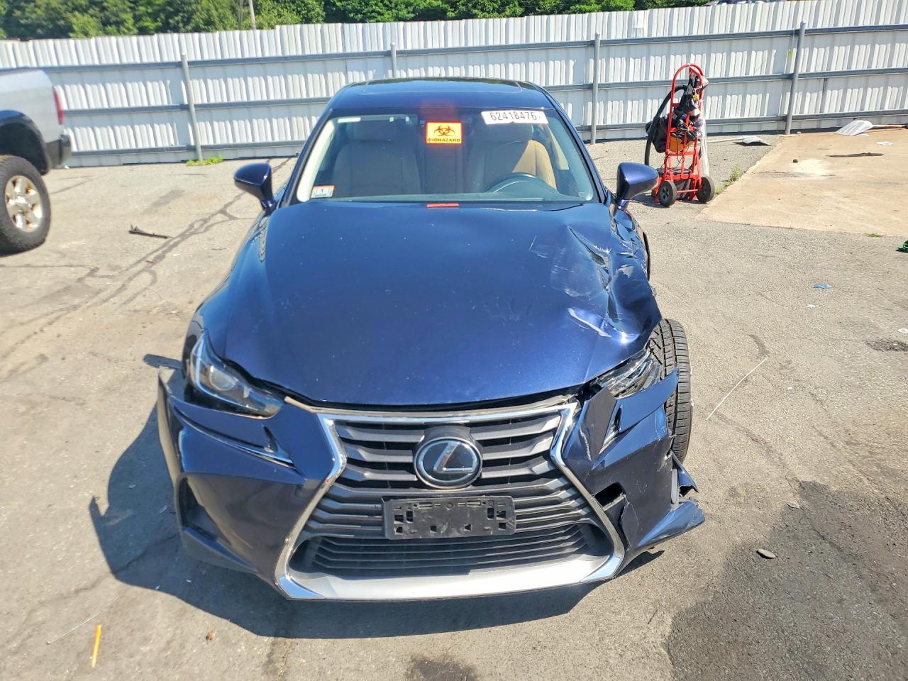 2018 Lexus Is 300 - zdjęcie 5