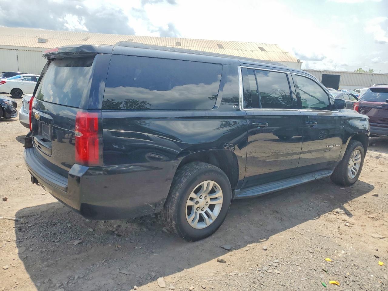 2019 Chevrolet Suburban K1500 Lt - zdjęcie 3