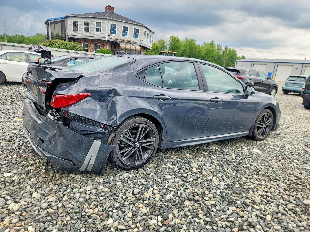 2025 Toyota Camry Xse - zdjęcie 3