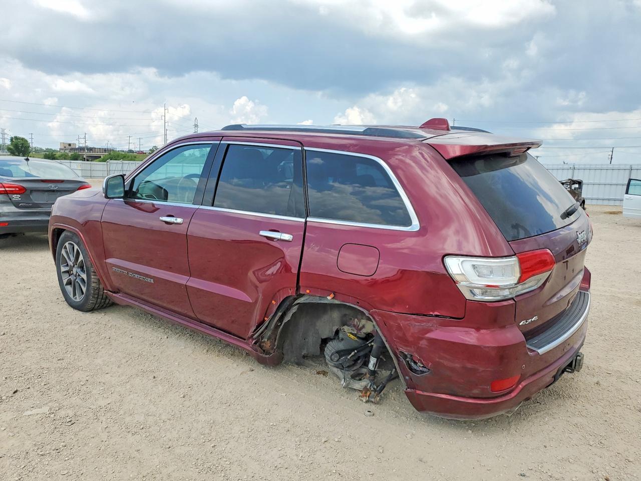 2017 Jeep Grand Cherokee Overland - zdjęcie 2