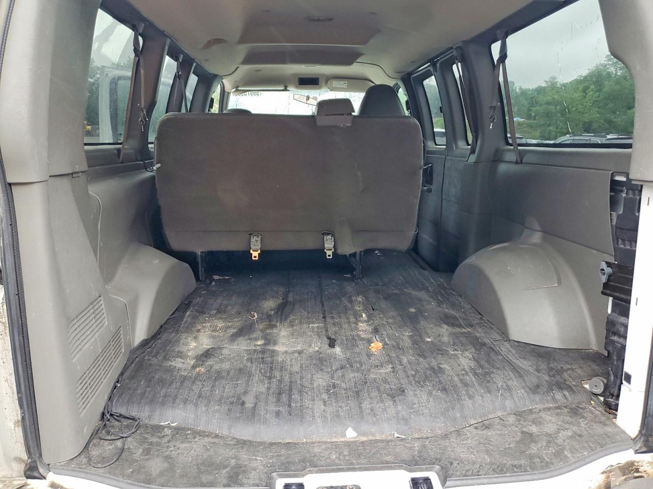 2013 Chevrolet Express G1500 Ls - zdjęcie 10