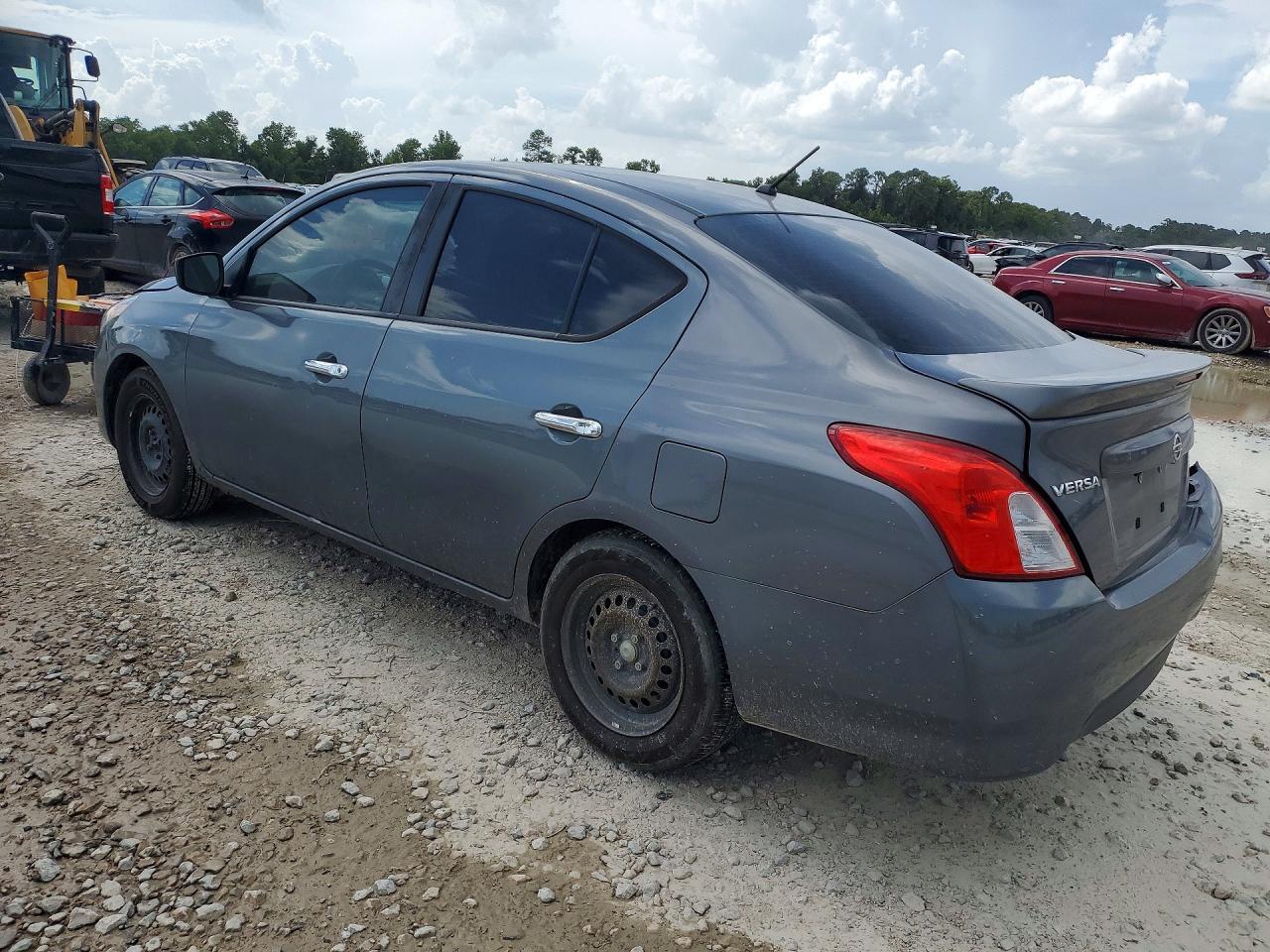 2019 Nissan Versa Sv - zdjęcie 2