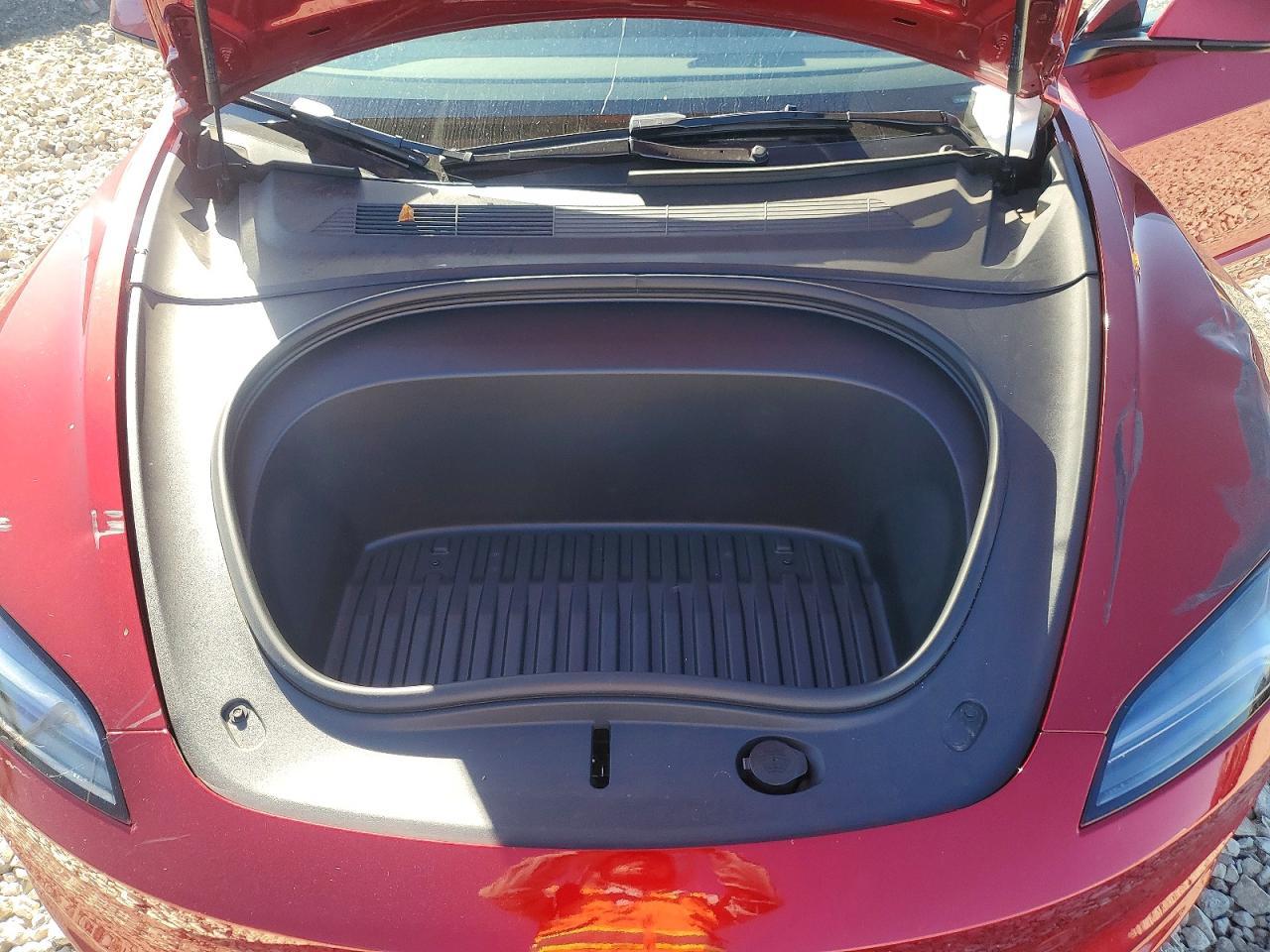 2025 Tesla Model 3 - zdjęcie 11