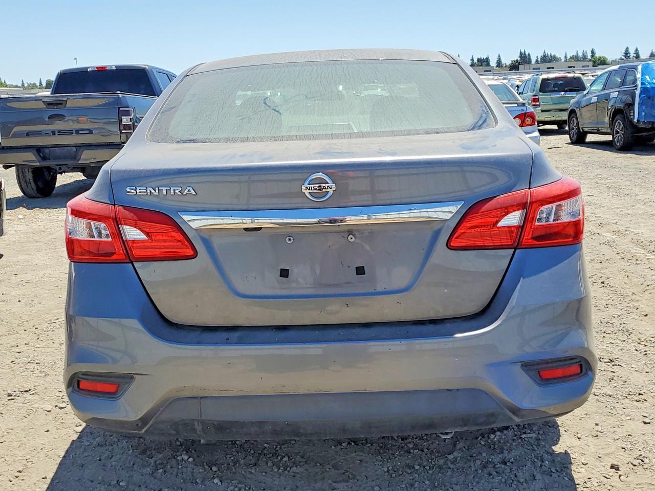 2019 Nissan Sentra S - zdjęcie 6