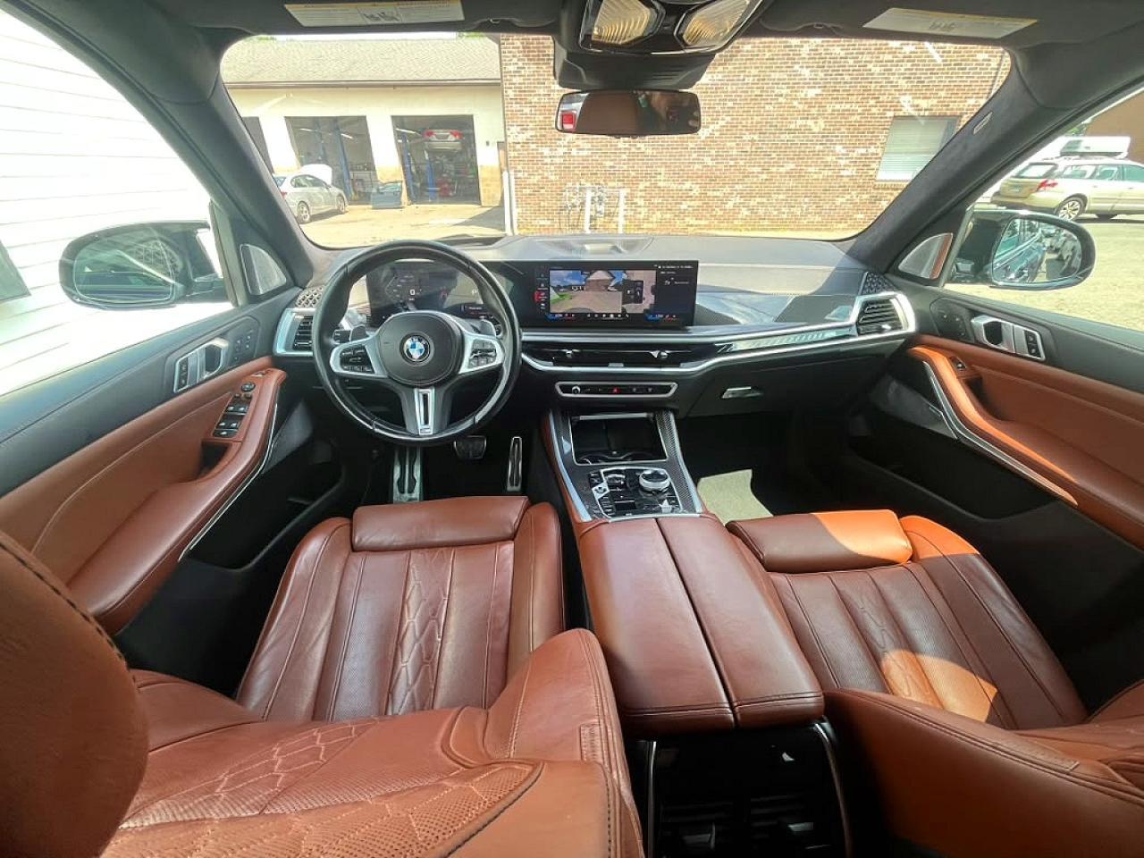 2024 BMW X5 M60I - zdjęcie 11