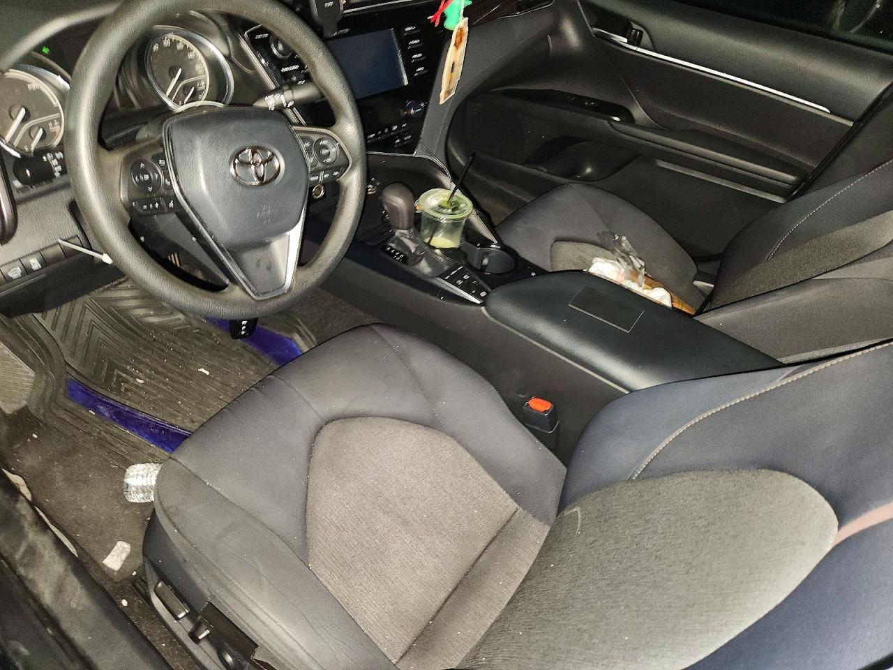 2019 Toyota Camry Le - zdjęcie 8