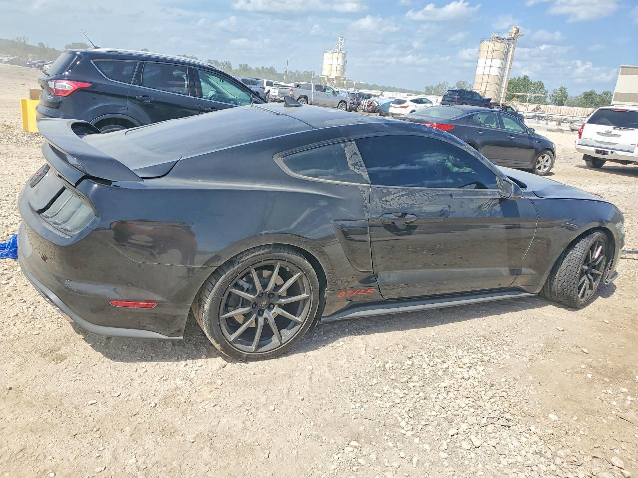 2022 Ford Mustang Gt - zdjęcie 3