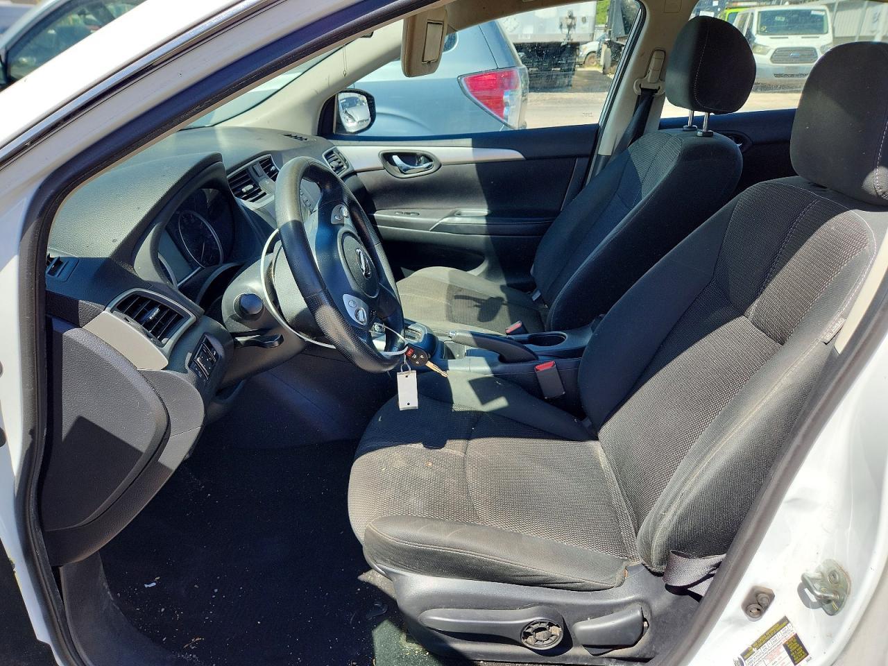2018 Nissan Sentra S - zdjęcie 7
