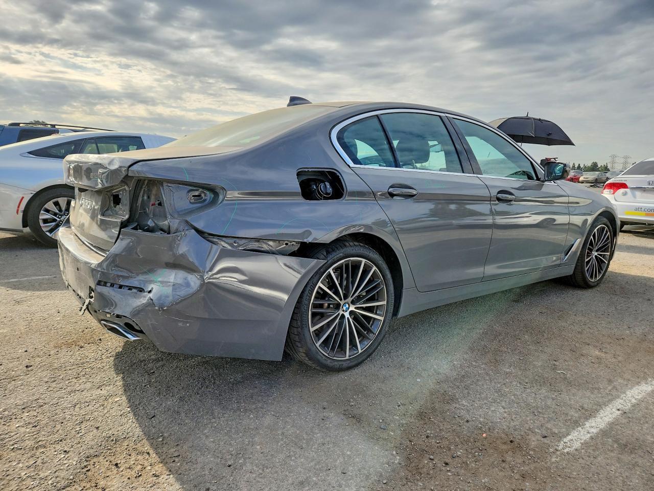 2021 BMW 530E - zdjęcie 3