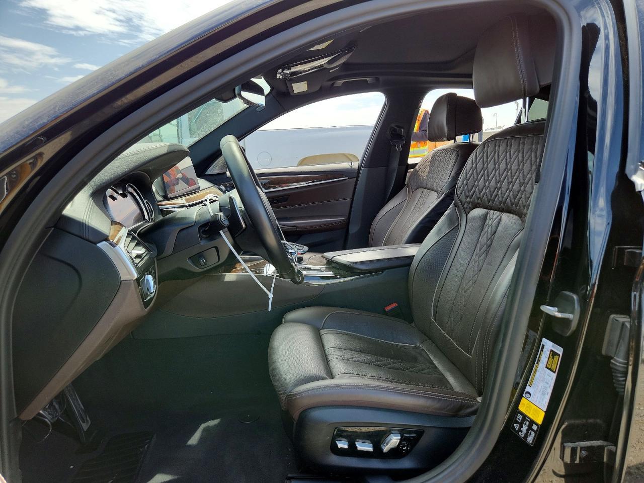 2018 BMW Seria 5 M550i - zdjęcie 7