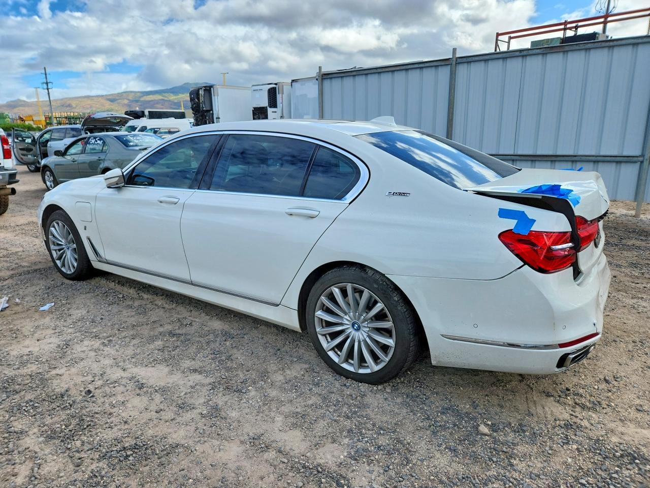 2018 BMW Seria 7 740e - zdjęcie 2