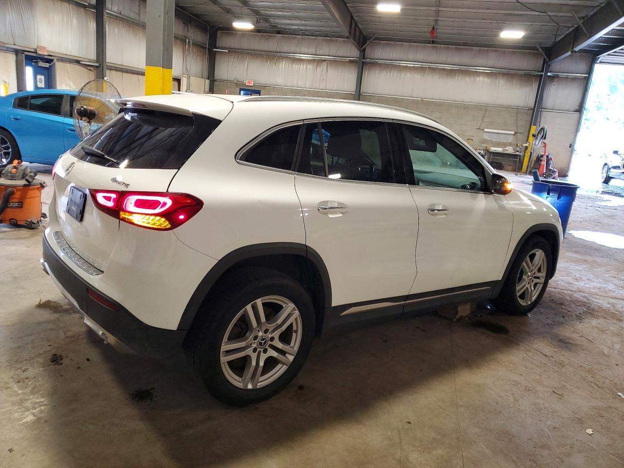 2021 Mercedes-Benz Gla 250 4Matic - zdjęcie 3