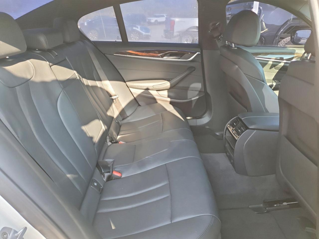 2018 BMW 530E - zdjęcie 10
