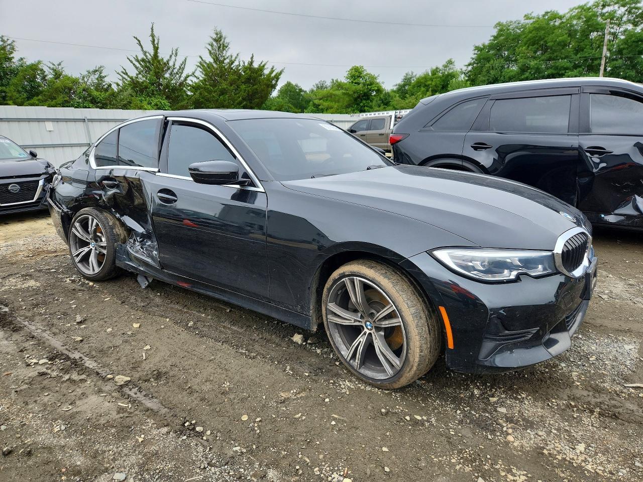 2021 BMW 330Xi - zdjęcie 4