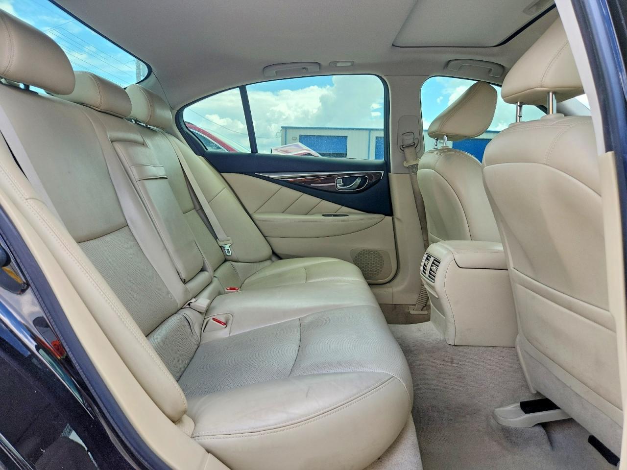 2015 Infi Q50 - zdjęcie 10