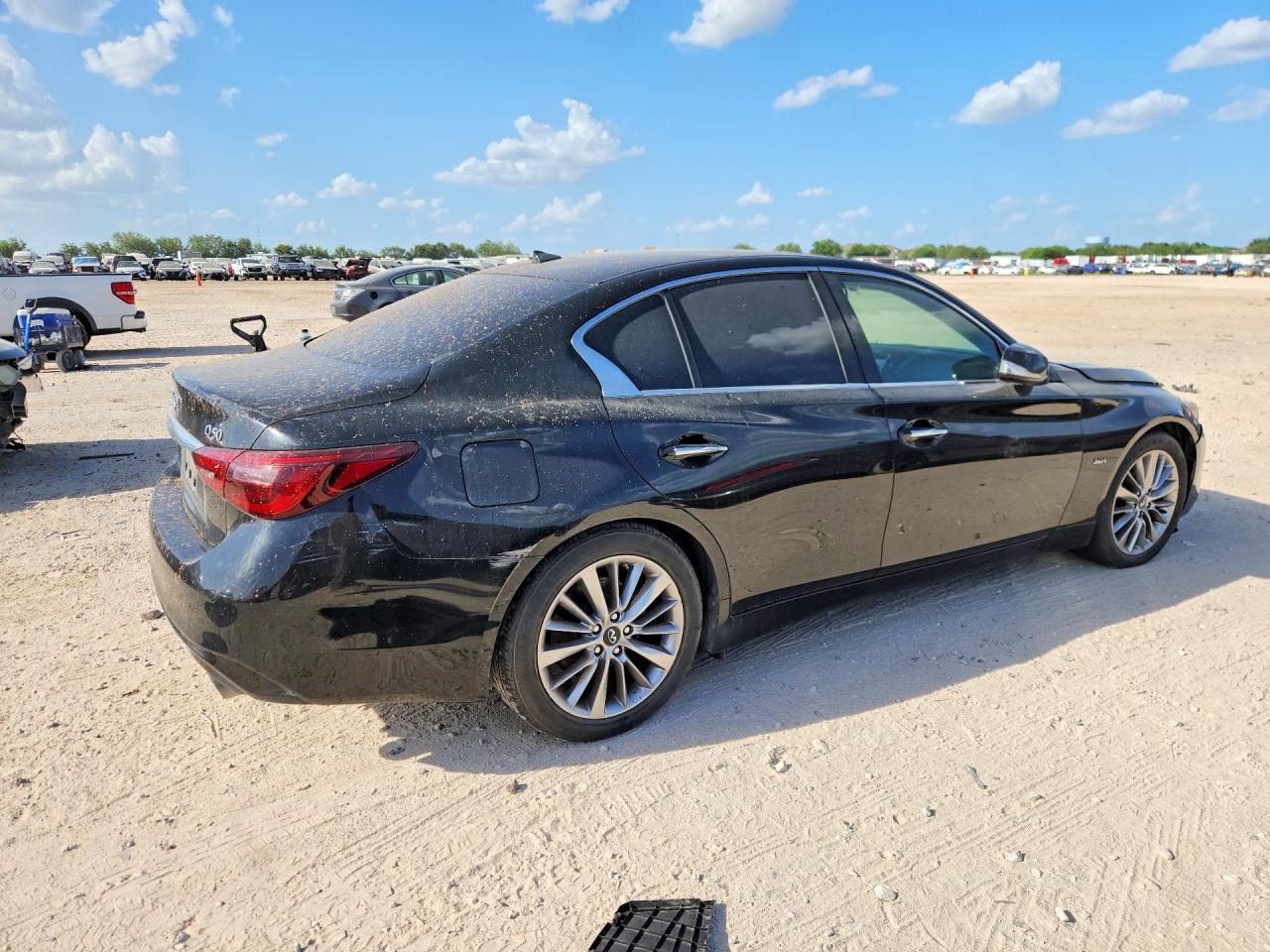 2018 Infiniti Q50 3.0T Luxe - zdjęcie 3