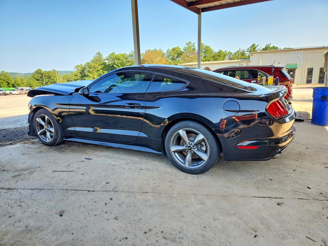 2015 Ford Mustang - zdjęcie 2