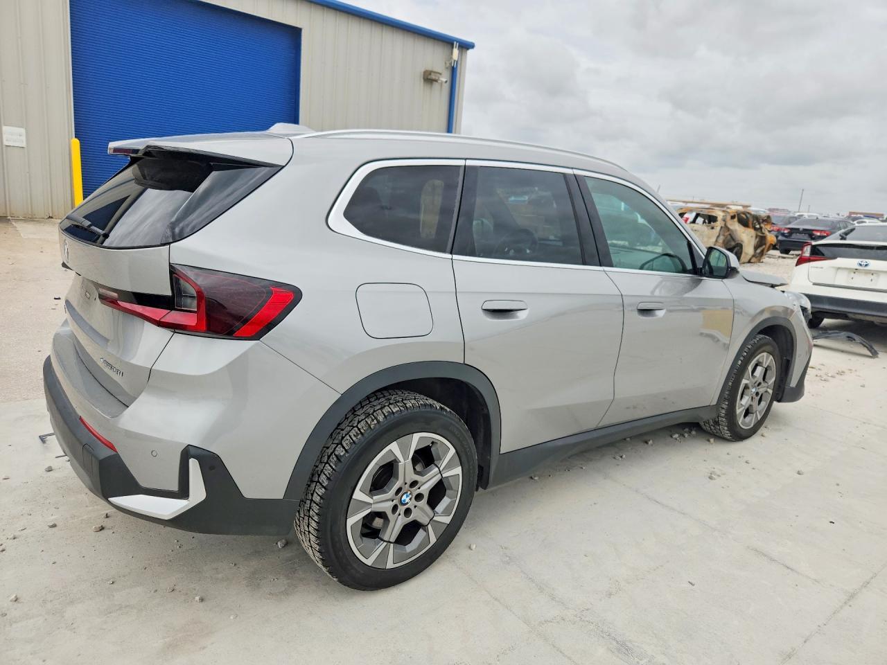 2023 BMW X1 xDrive28I - zdjęcie 3