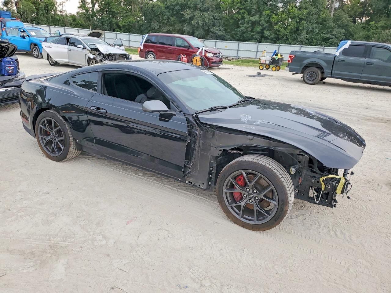 2020 Ford Mustang - zdjęcie 4
