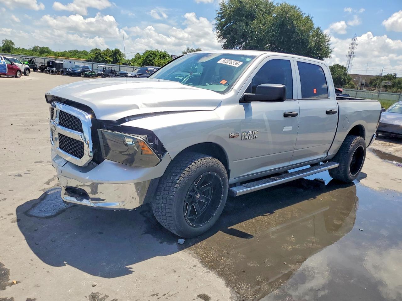 2015 Ram 1500 St - zdjęcie główne
