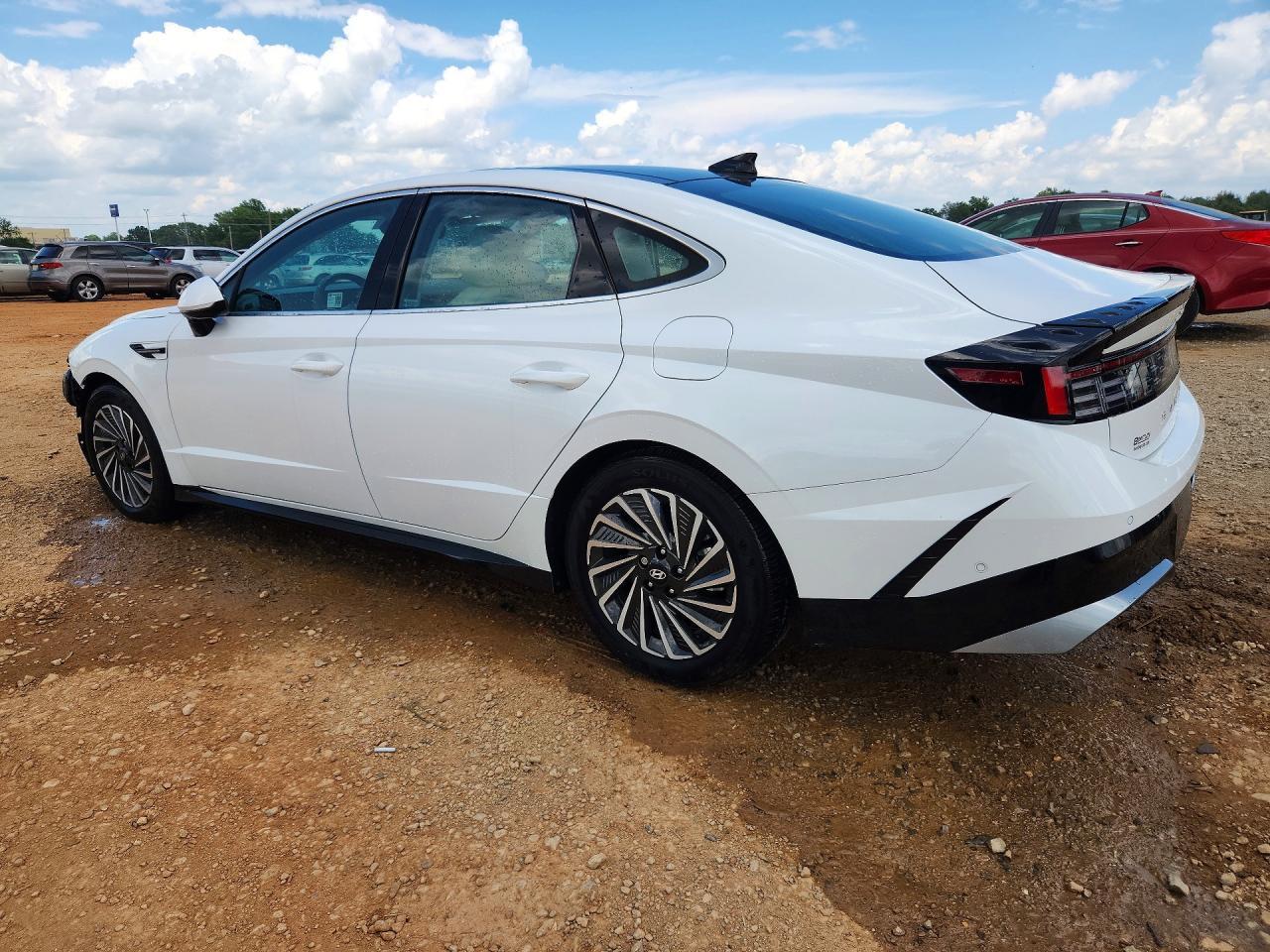 2025 Hyundai Sonata Hybrid Limited - zdjęcie 2