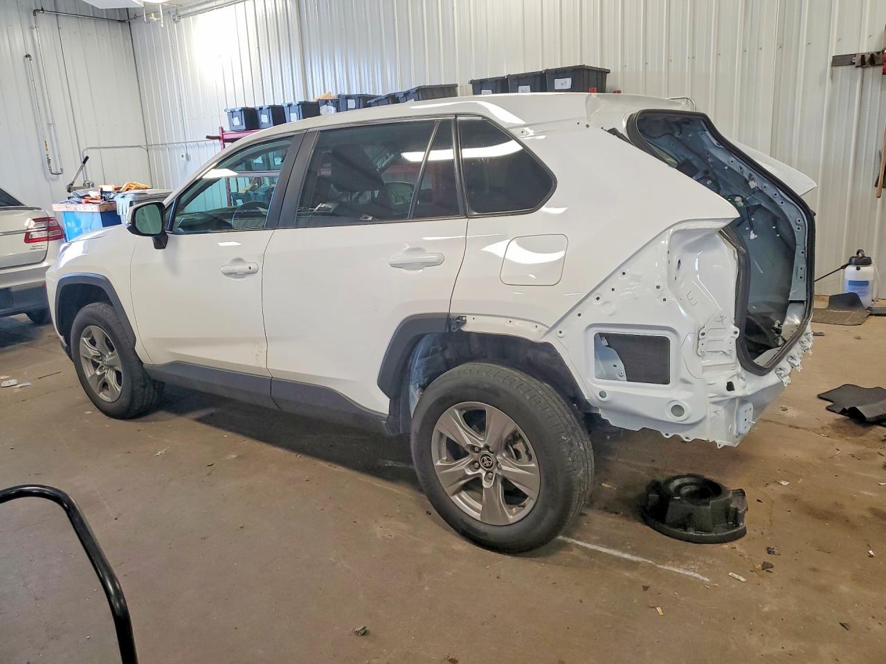 2024 Toyota Rav4 Xle - zdjęcie 2
