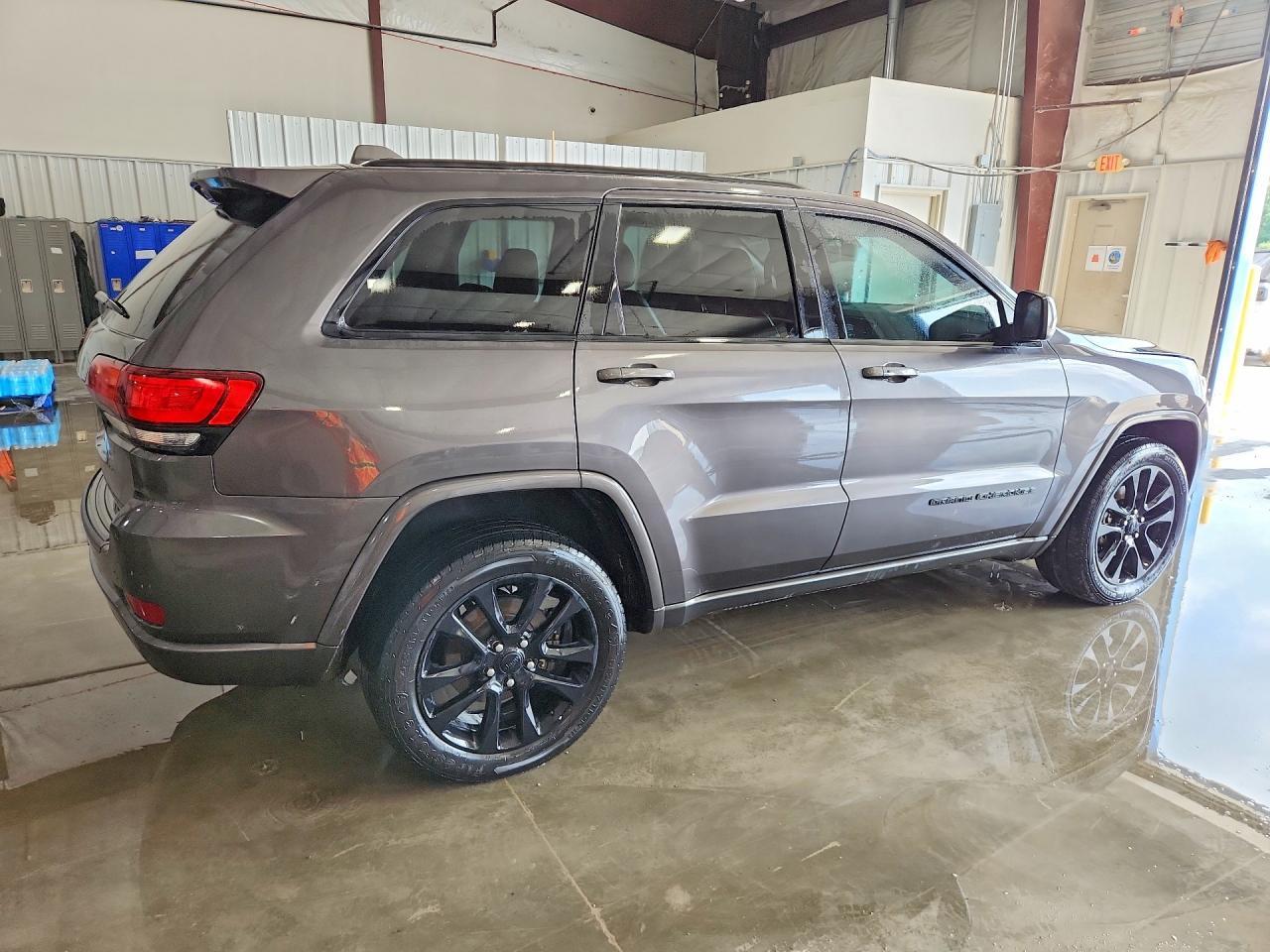 2019 Jeep Grand Cherokee Laredo - zdjęcie 3