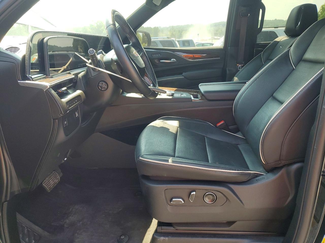 2024 Cadillac Escalade Premium Luxury - zdjęcie 7