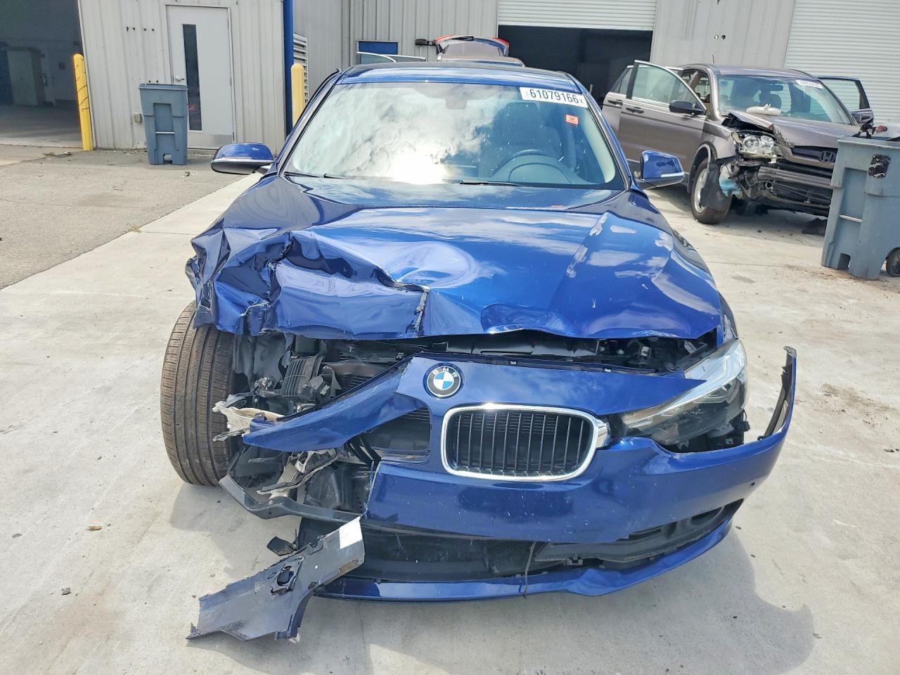 2017 BMW 320 Xi - zdjęcie 5