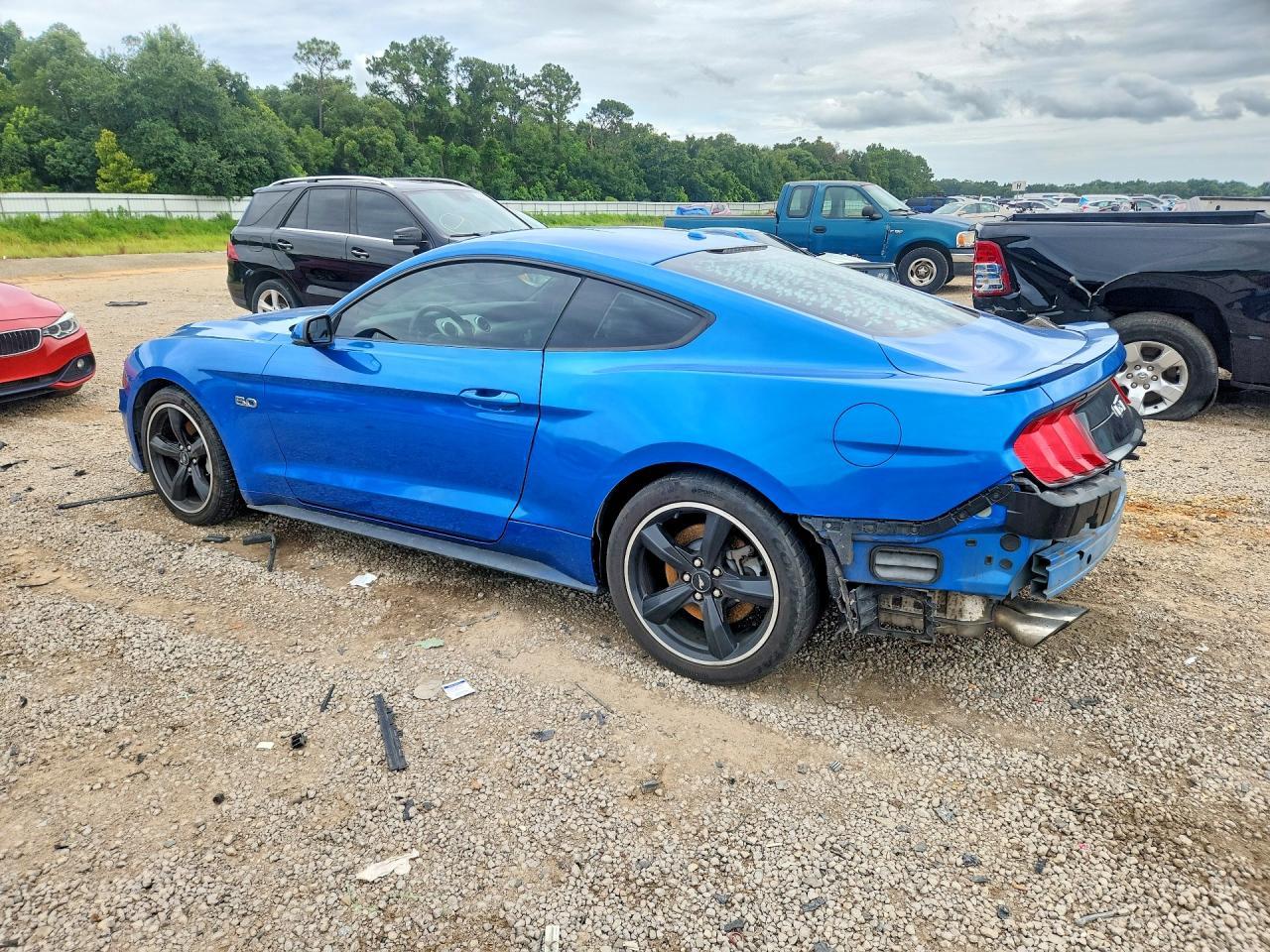 2020 Ford Mustang Gt - zdjęcie 2