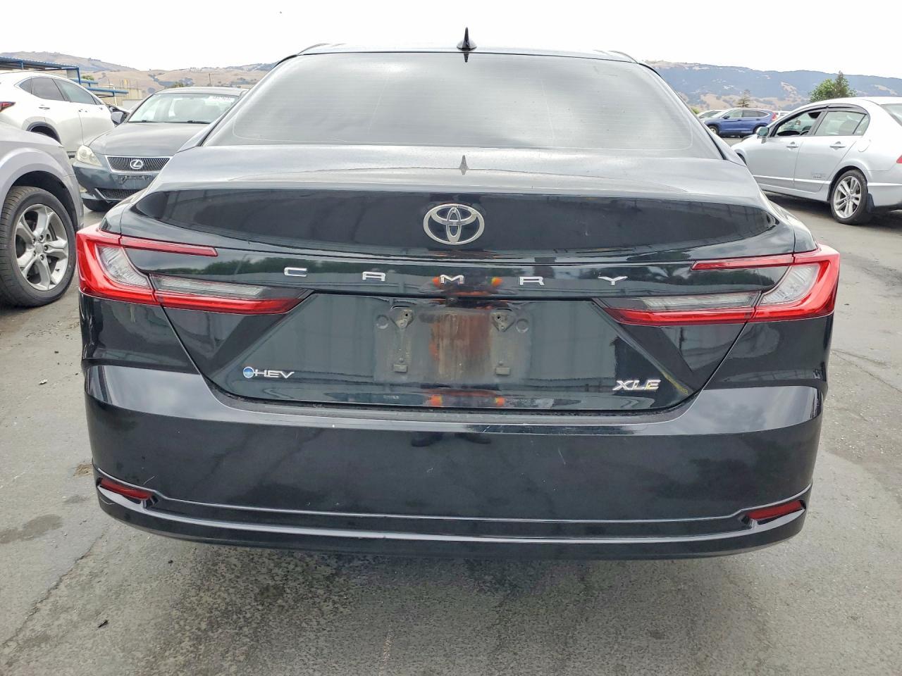 2025 Toyota Camry Xle - zdjęcie 6