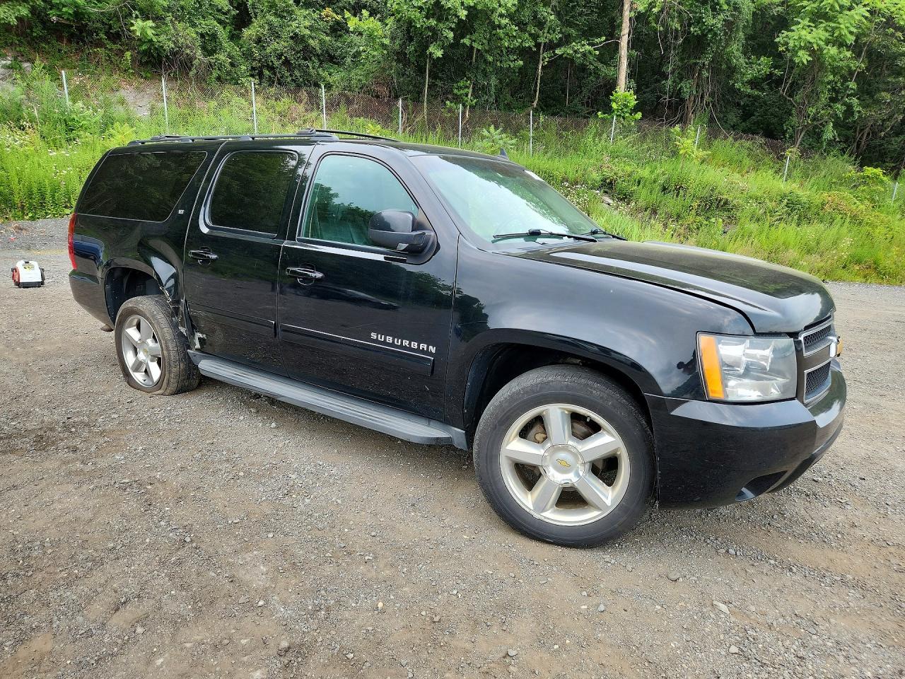 2013 Chevrolet Suburban K1500 Lt - zdjęcie 4