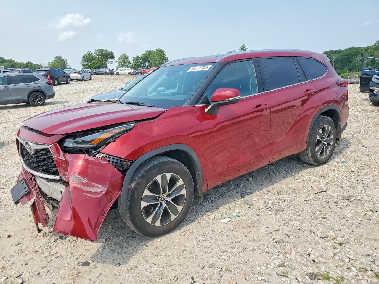 2021 Toyota Highlander Xle - zdjęcie główne