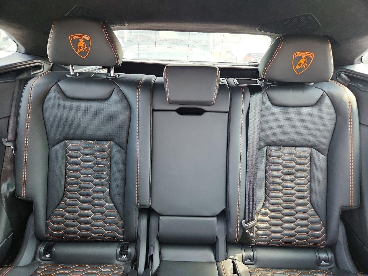 2022 Lamborghini Urus - zdjęcie 10