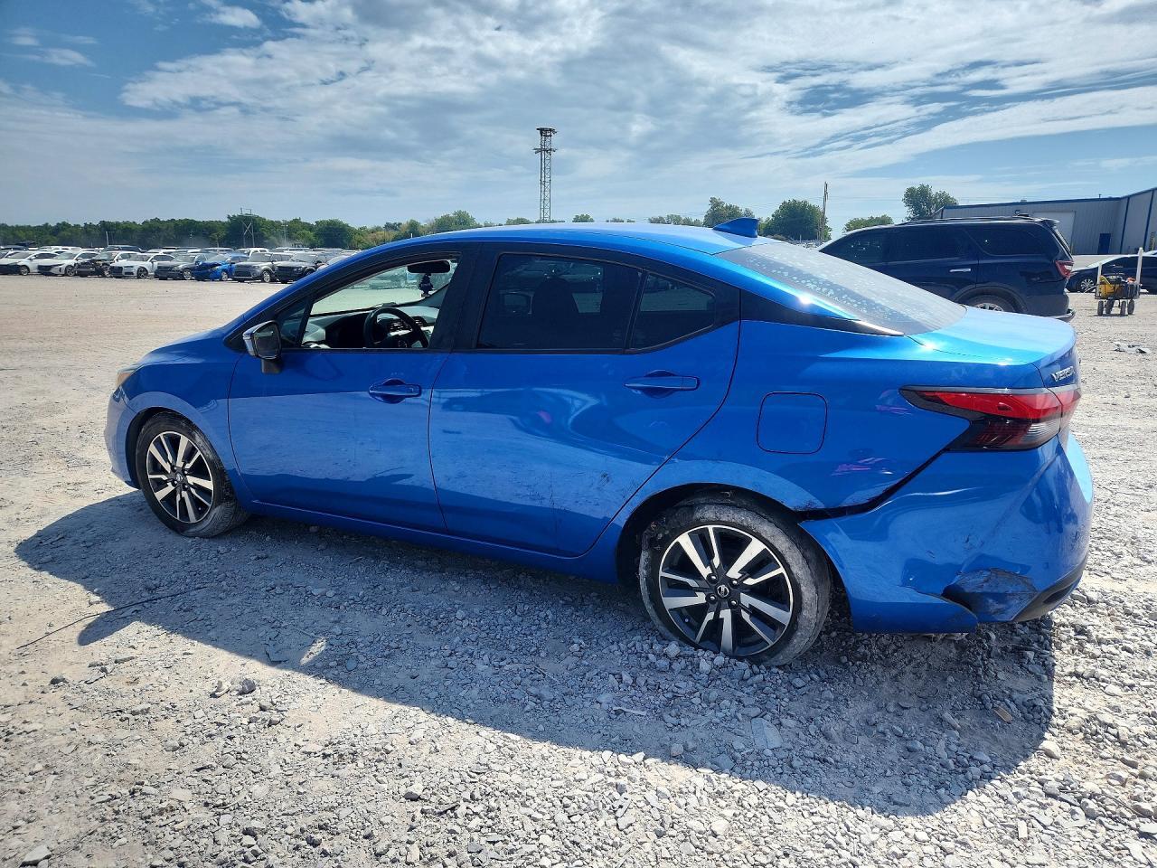 2020 Nissan Versa Sv - zdjęcie 2