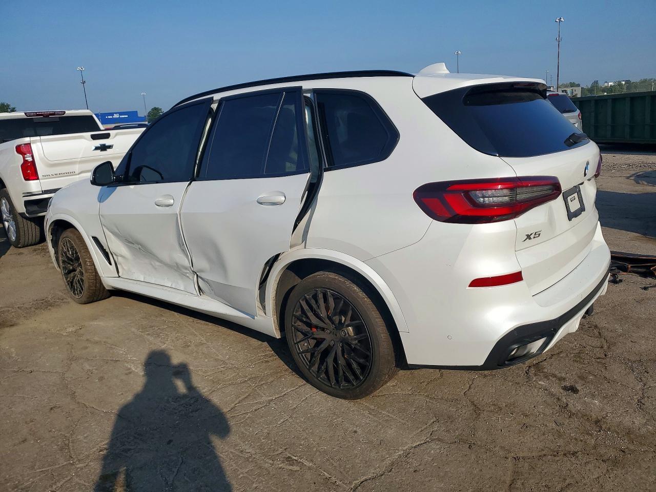 2021 BMW X5 xDrive40I - zdjęcie 2