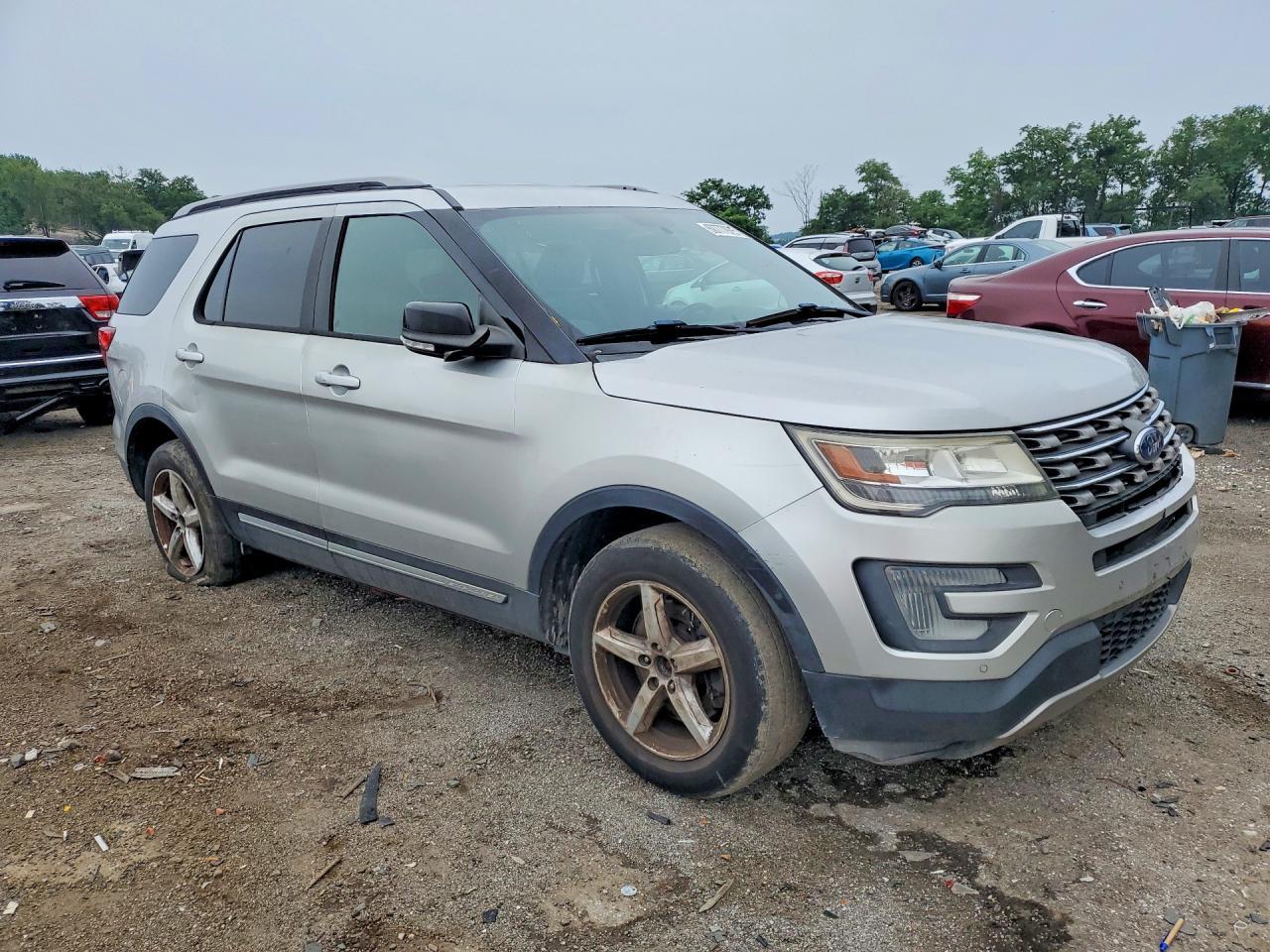 2017 Ford Explorer Xlt - zdjęcie 4